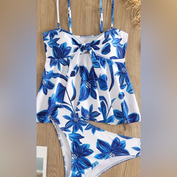 SHEIN Other - Floral Blue and White Tankini Set